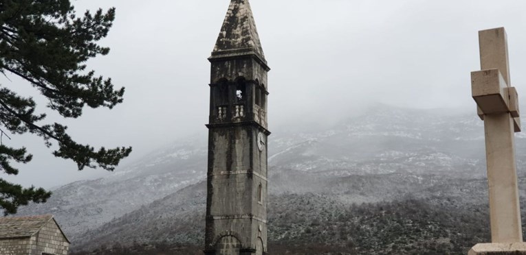 FOTO Pogledajte snijeg u Dalmaciji