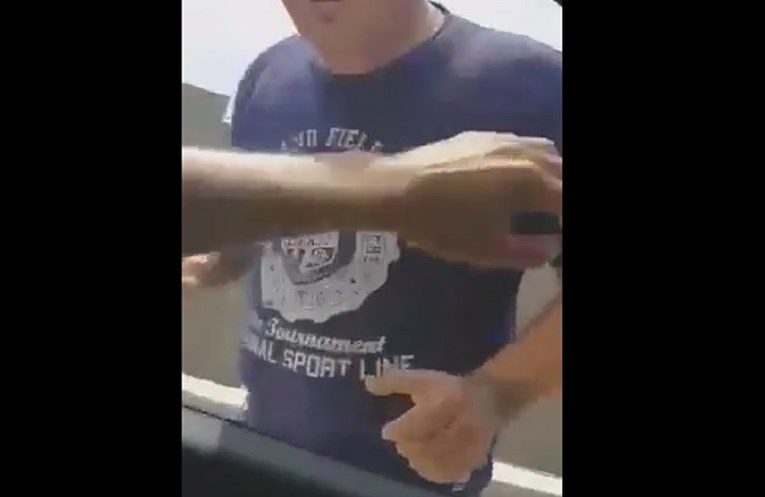 VIDEO Taksist u Dubrovniku napao uberovca, udario ga šakom