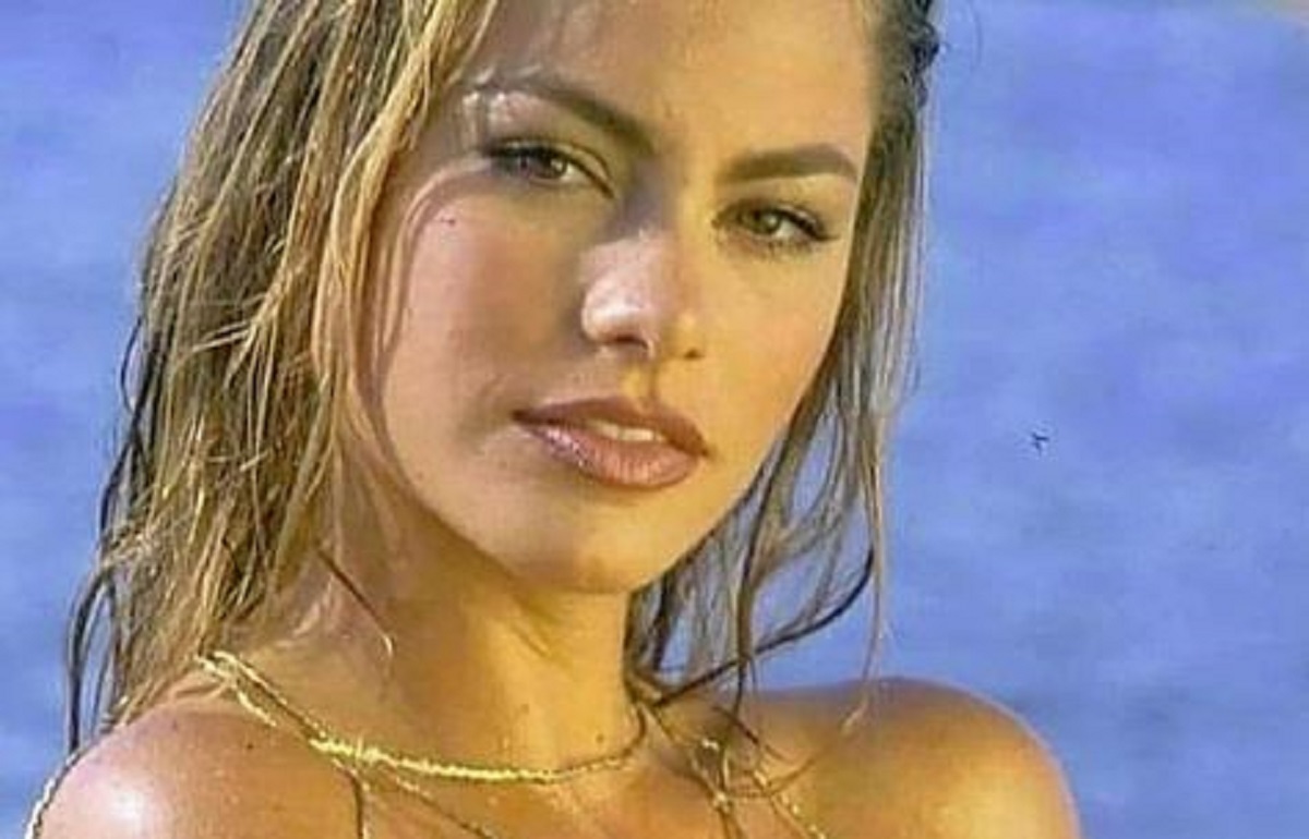 Sofia Vergara podijelila toples fotku iz 90-ih i ostavila fanove bez daha