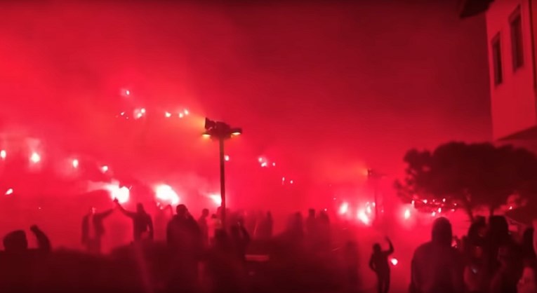 VIDEO Navijači PAOK-a zapalili Solun: Jučer su slavili rođendan, danas će titulu
