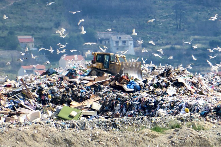 Na području Splita se tijekom sezone skupi 300 tona smeća dnevno