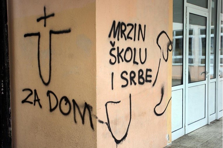 Policija uhvatila mladiće koji su pisali ustaške grafite po školama u Splitu