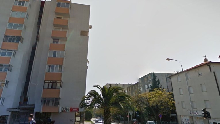 Bolji pogled s balkona: Tko je izrezao rupu na zgradi u Splitu?