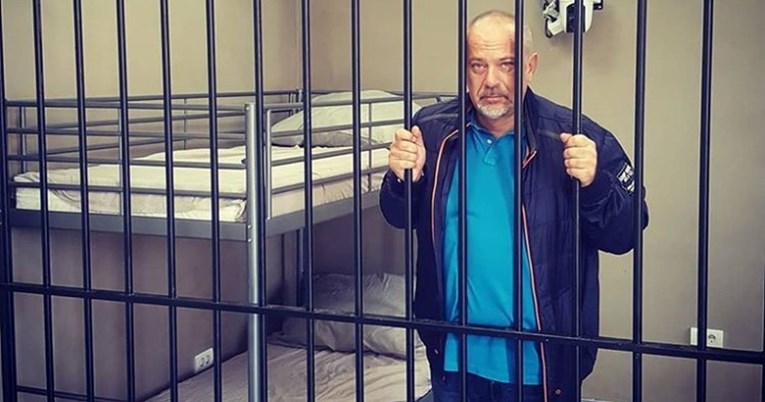 Šprajc zabrinuo fanove: "Nisam ni stigao u Beograd, a već sam u zatvoru"