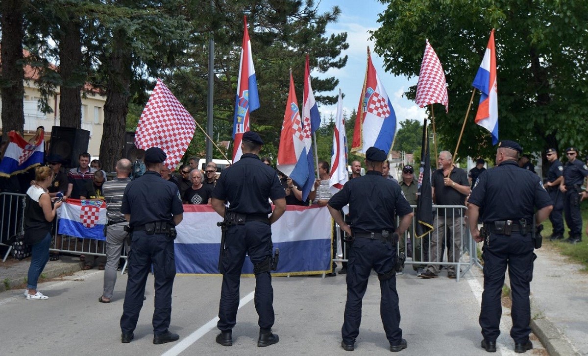 U Srbu se slavi Dan ustanka, desničari glasno puštaju Thompsona