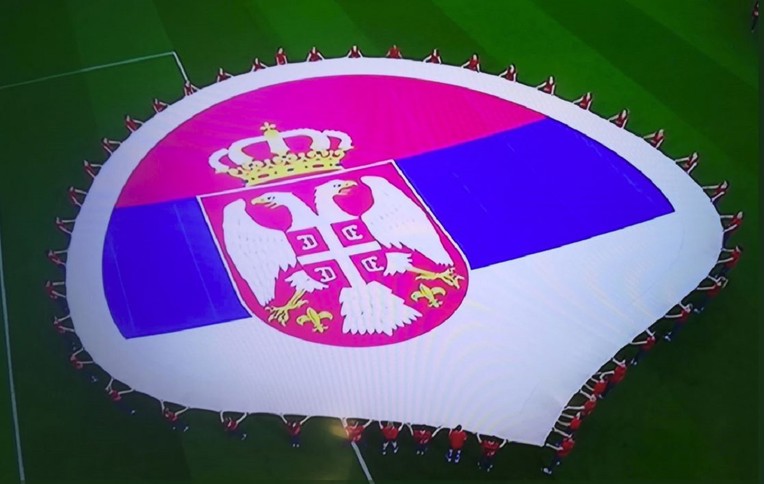 Srbi ljuti na braću Ruse jer su "ponizili njihov nacionalni simbol"
