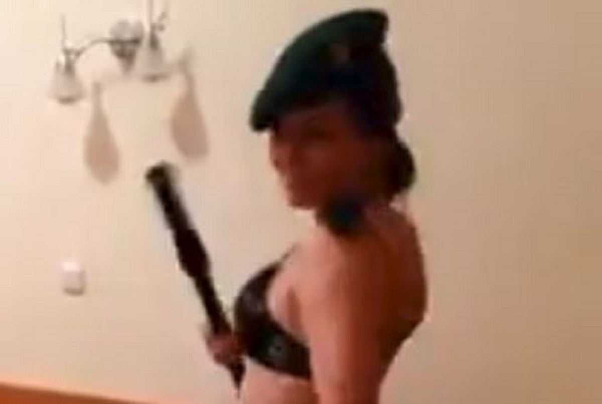 Erotski ples djelatnica ukrajinske granične patrole postao internet senzacija