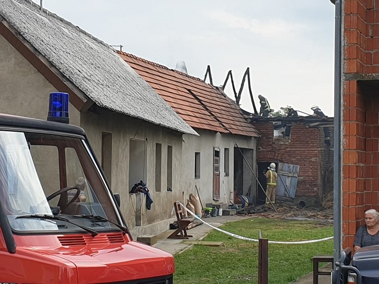 U požaru kod Kutjeva izgorio 40-godišnjak: "Još jutros je s mamom popio kavu"
