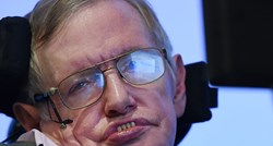 Stephen Hawking počiva uz Newtona i Darwina, a njegova poruka mira i nade poslana je u svemir
