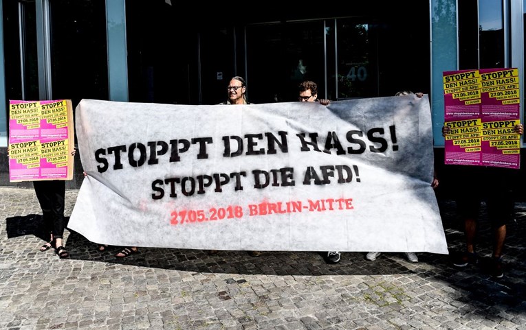 U Berlinu veliki prosvjedi ekstremnih desničara i njihovih protivnika, očekuje se 10.000 ljudi