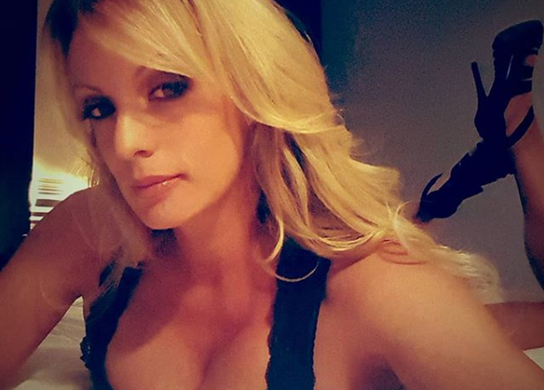 Stormy Daniels: "Trumpa sam udarala po guzi, rekao je da ga podsjećam na kćer"