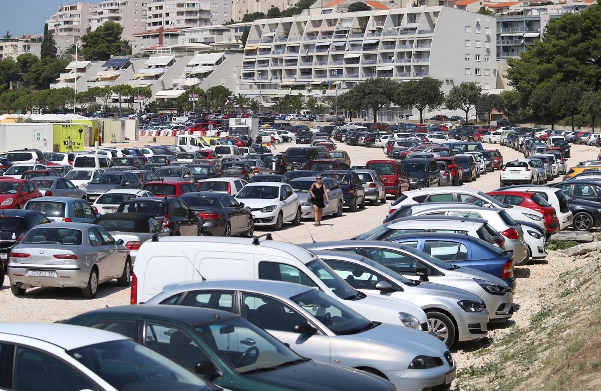 Rekordan vikend u Splitu, uvode se izvanredni trajekti