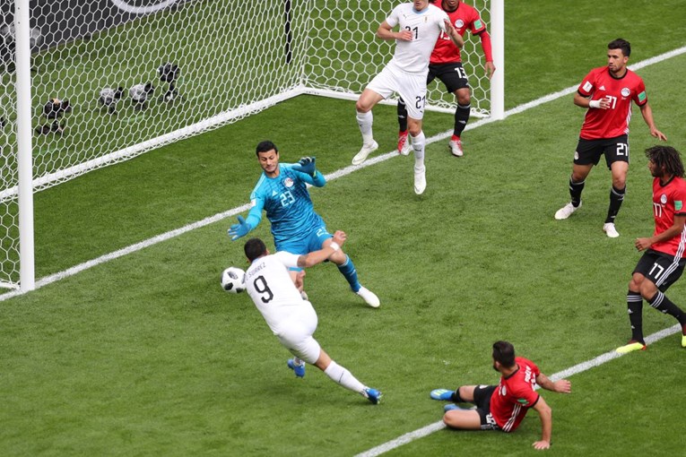 Egipat - Urugvaj 0:1, stoper minutu prije kraja zabio nakon niza promašaja slavnih napadača