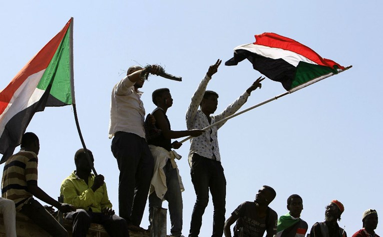 U sukobima u glavnom gradu Sudana ubijen vojnik
