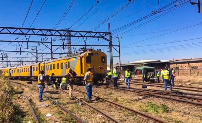 U sudaru vlakova u Južnoj Africi ozlijeđeno oko 100 ljudi
