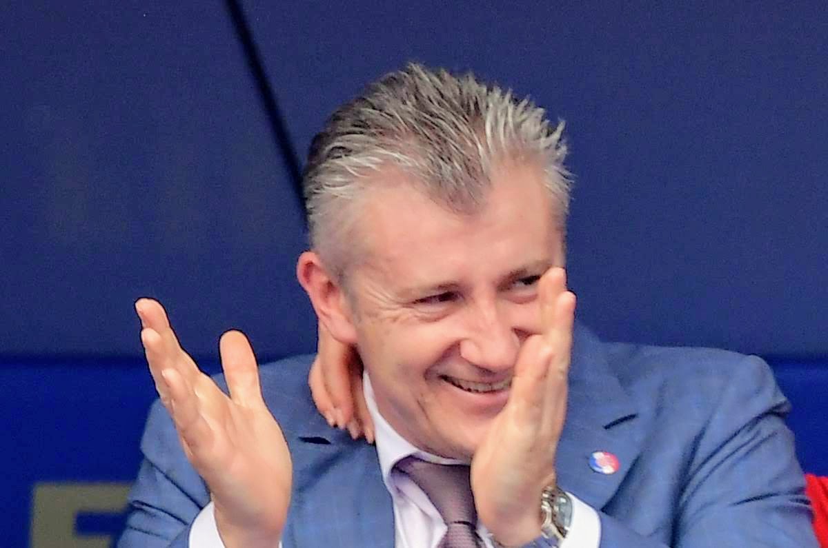 Ozbiljni gafovi i sramote Davora Šukera