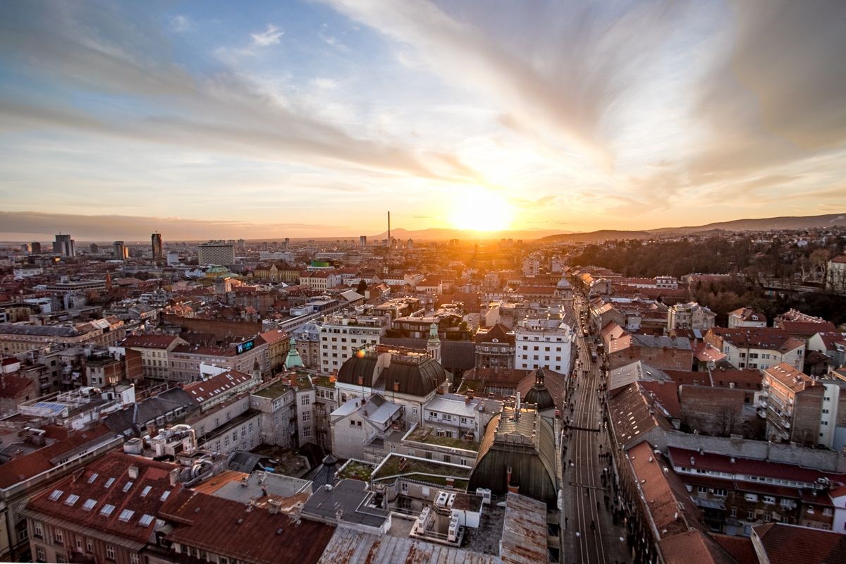 Pred nama je sunčan i topao dan, ali čuvajte se magle kroz jutro na cestama