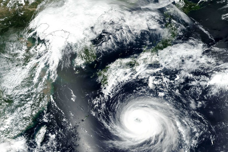 Snažan tajfun prijeti južnom Japanu