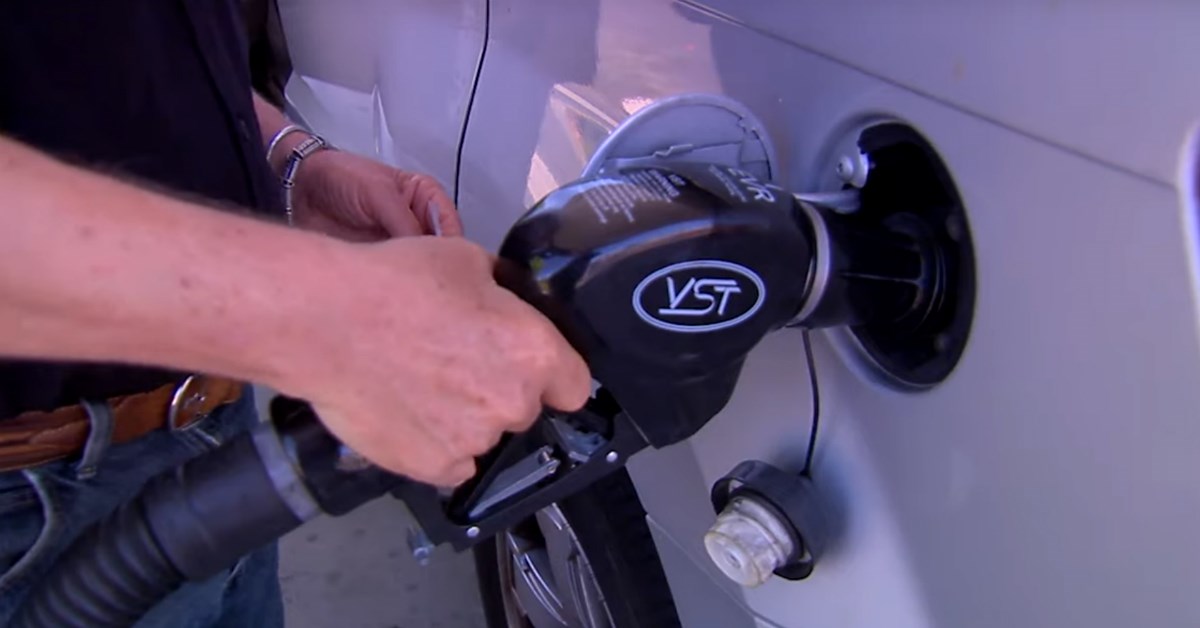 Evo zašto nije pametno točiti auto do čepa
