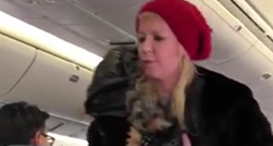 Holivudsku slatkicu izbacili iz aviona jer se svađala s posadom