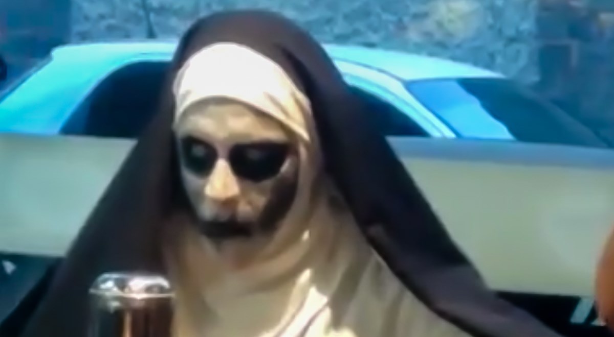 "Strašna redovnica" htjela uplašiti ljude u restoranu pa se osramotila