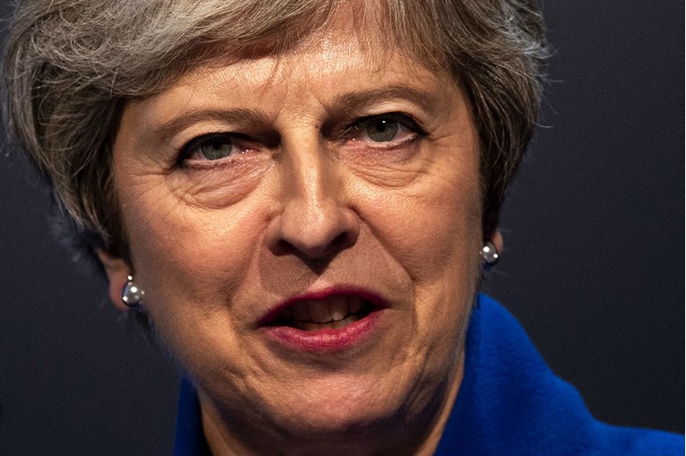 May poziva zastupnike da još jednom prouče sporazum o Brexitu