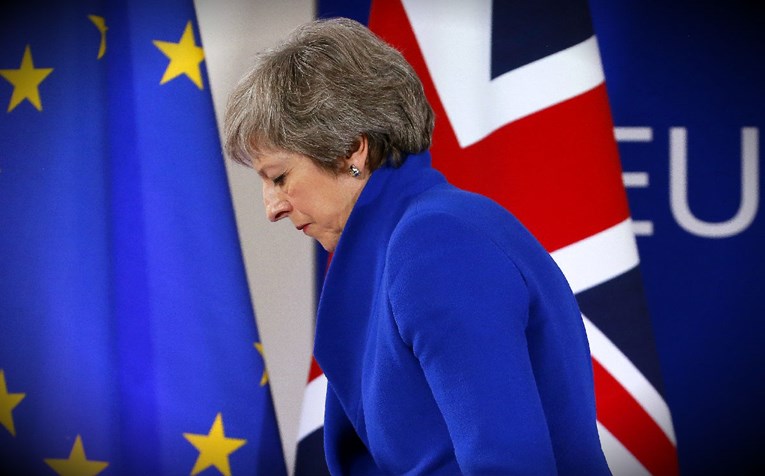 May dala zastupnicima tri opcije oko Brexita