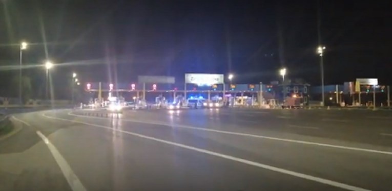 VIDEO Krijumčar bježao policiji pa punom brzinom probio blokadu na Lučkom