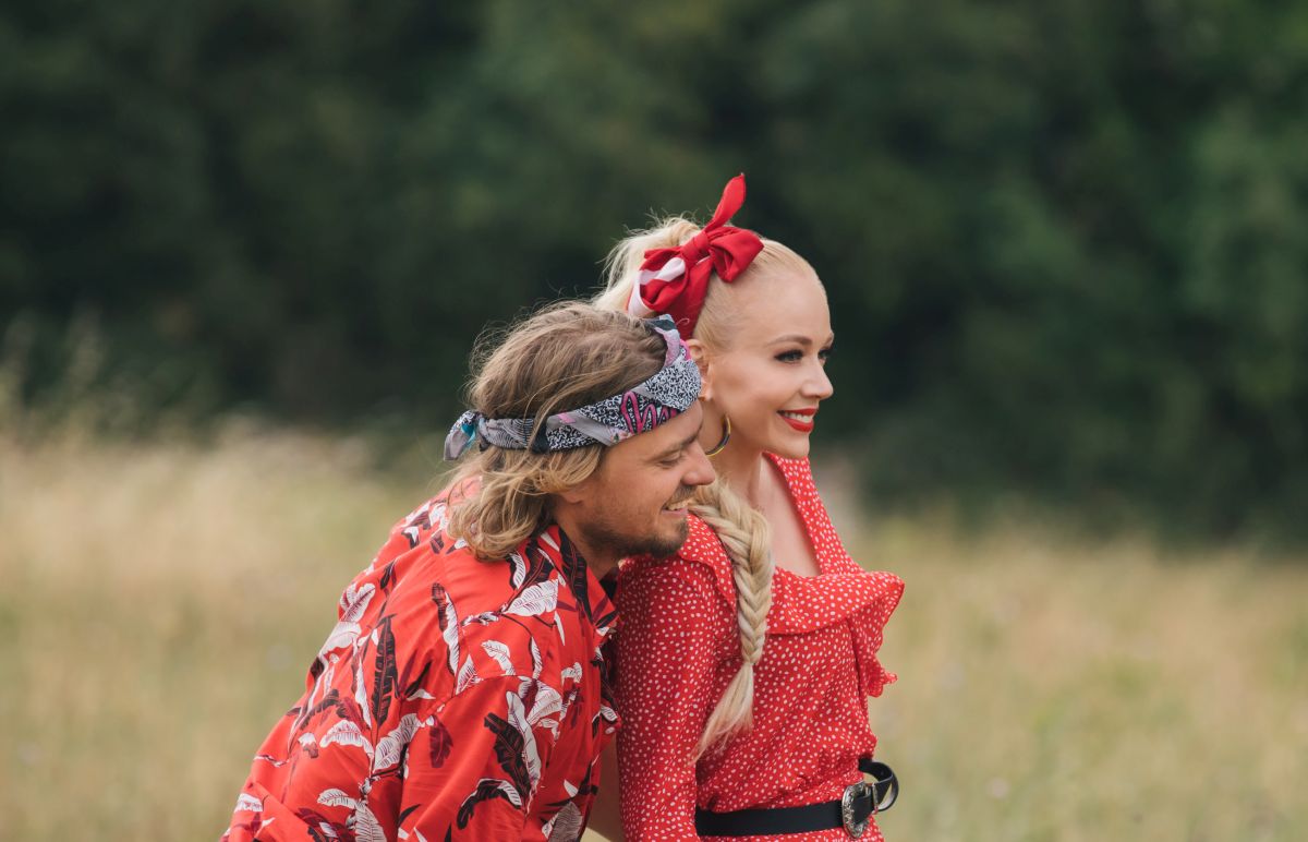 Napokon otkriveno tko je zgodni frajer s kojim se grlila Jelena Rozga
