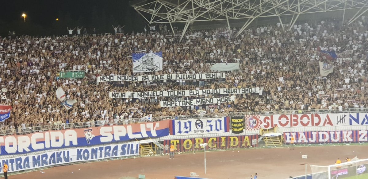 Torcida odala počast Oliveru njegovom izjavom o nenastupanju u Srbiji
