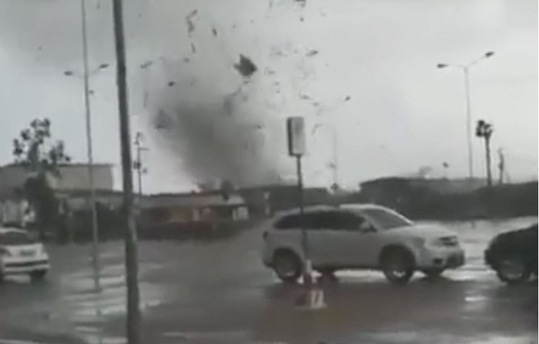 Tornado u Italiji uništavao sve pred sobom, pogledajte snimke