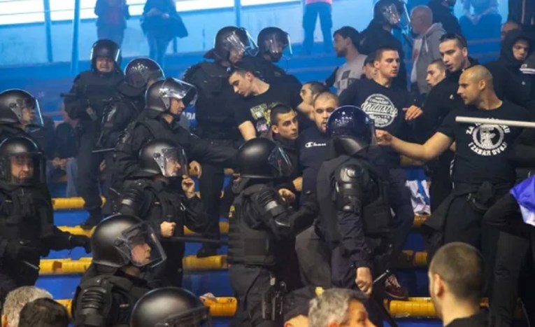Zadarska policija: Postupali smo samo prema izgrednicima, ostale smo štitili