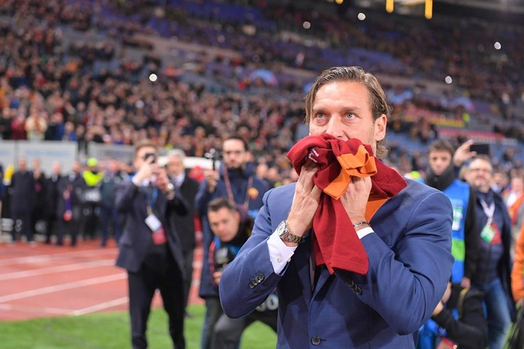 Totti opet rasplakao Rim i konačno uzeo dres kojem je jedini rekao "Ne"