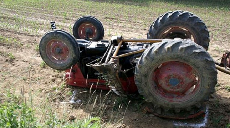 Kod Siska poginuo traktorist