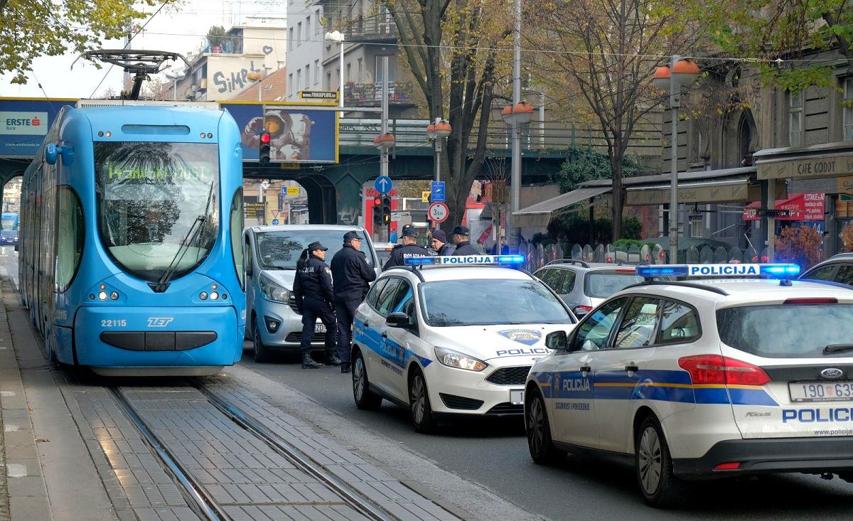 Kod Studentskog centra u Zagrebu auto naletio na skuter