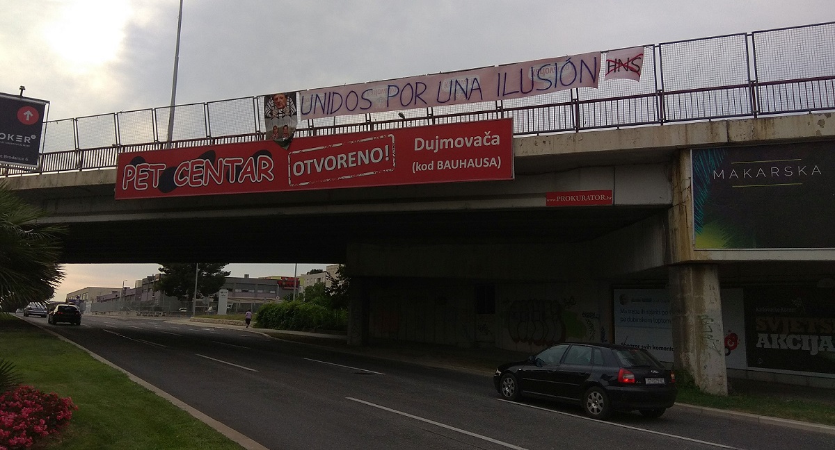 U Splitu zastava Argentine i transparent protiv Mamićevih lutki na koncu