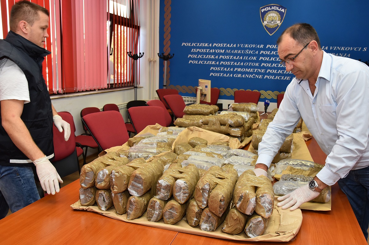 Policija na granici uhvatila Zagrepčanina sa 74 kile trave