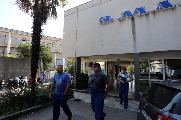 Plaća nema, štrajk u 3. maju se nastavlja