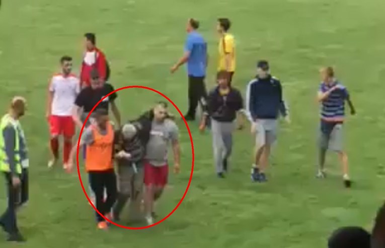 VIDEO Na susretu druge bosanske lige navijači napali trenera i razbili mu glavu