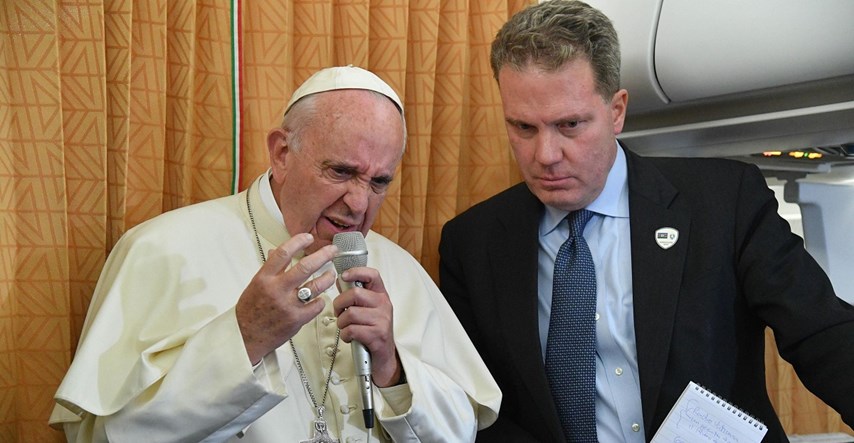 Glasnogovornik Vatikana i njegova zamjenica iznenada podnijeli ostavke