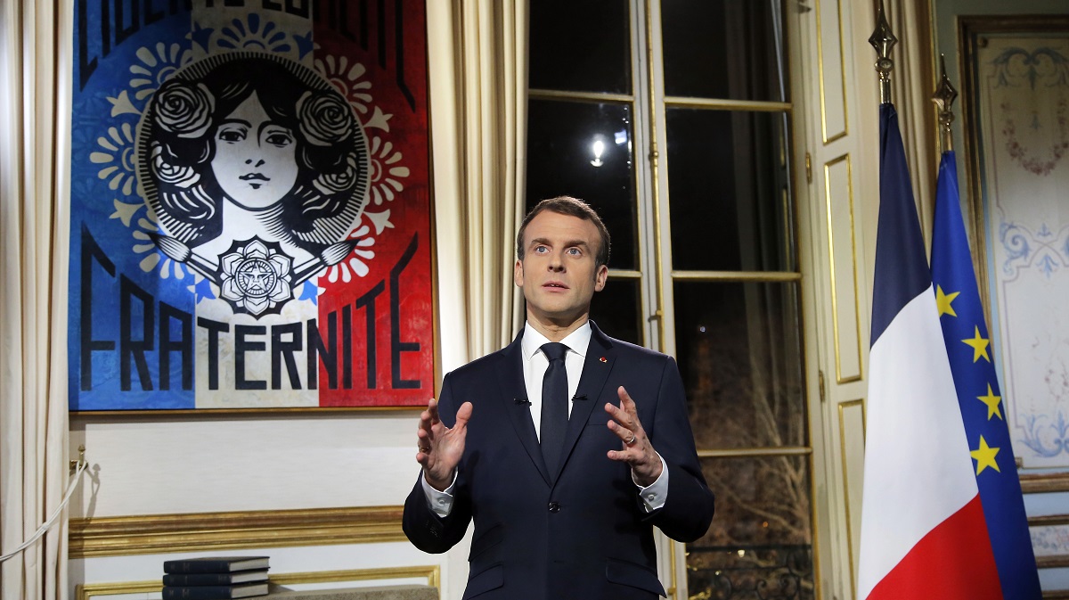 Macronova novogodišnja poruka: Prestanimo se omalovažavati