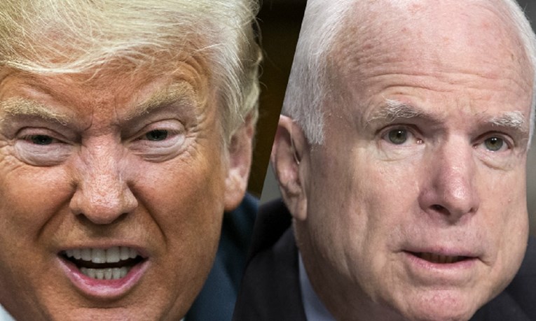 Trump napada mrtvog McCaina