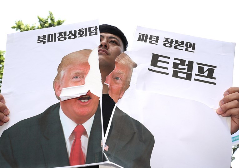 Južna Koreja bijesna na Trumpa: "Mi ćemo trpjeti posljedice tvog čina, Ameru"