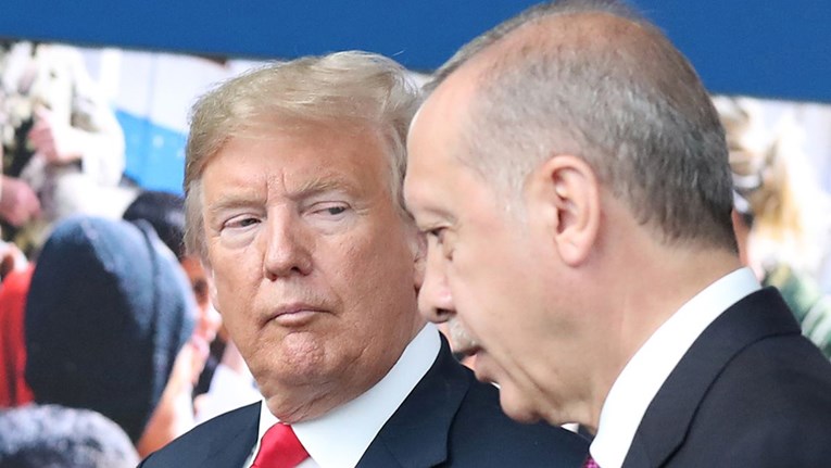 Trump otkrio da je s Erdoganom razgovarao o "sporom" povlačenju iz Sirije