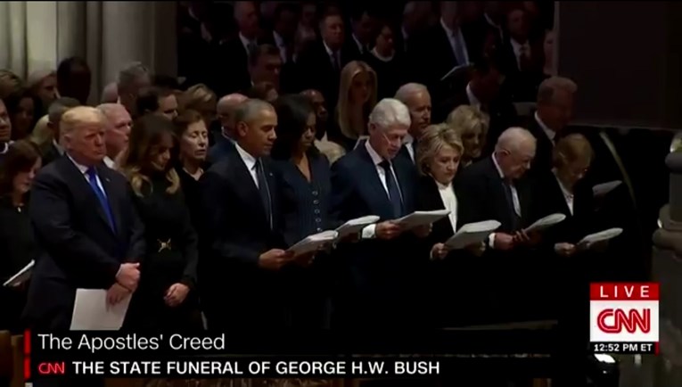 Trump se jedini nije molio na ispraćaju Busha starijeg