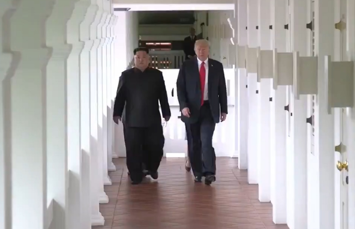 Trump na Twitteru objavio snimku sastanka s Kimom