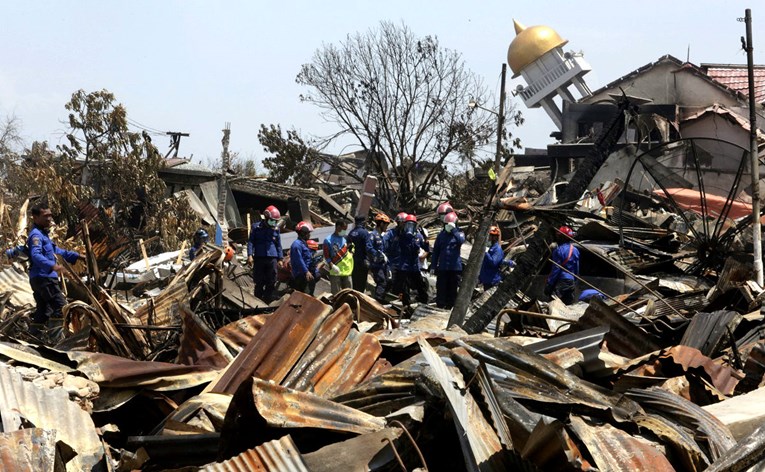 Gotovo 1400 mrtvih u Indoneziji nakon potresa i tsunamija
