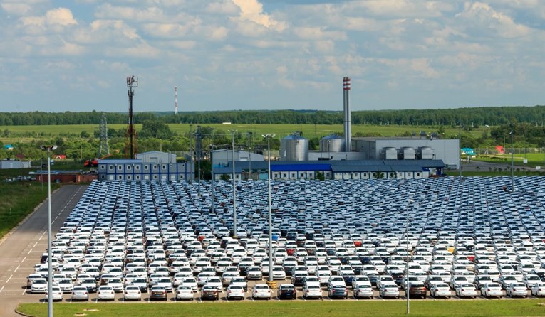 EU će snažno odgovoriti na povećanje američkih carina na automobile