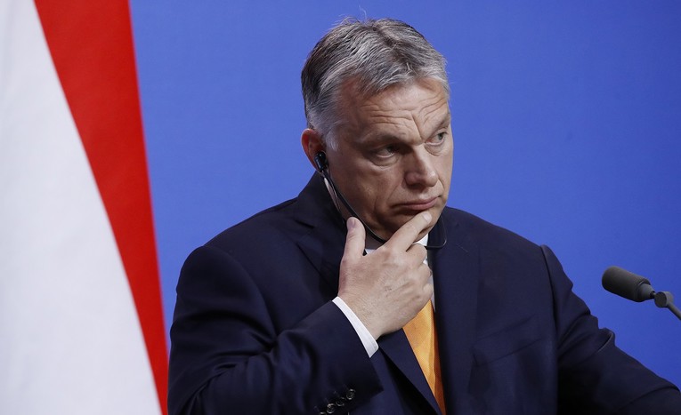 Merkel odbacila Orbanov poziv za suradnju s desničarima
