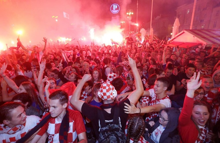 VIDEO Zagreb gori, ljudi plešu i pjevaju po ulicama! Ovo su scene za pamćenje
